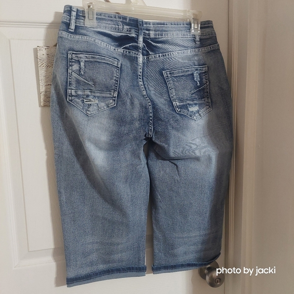 Denim Jean Capri Pants - Picture 3 of 4